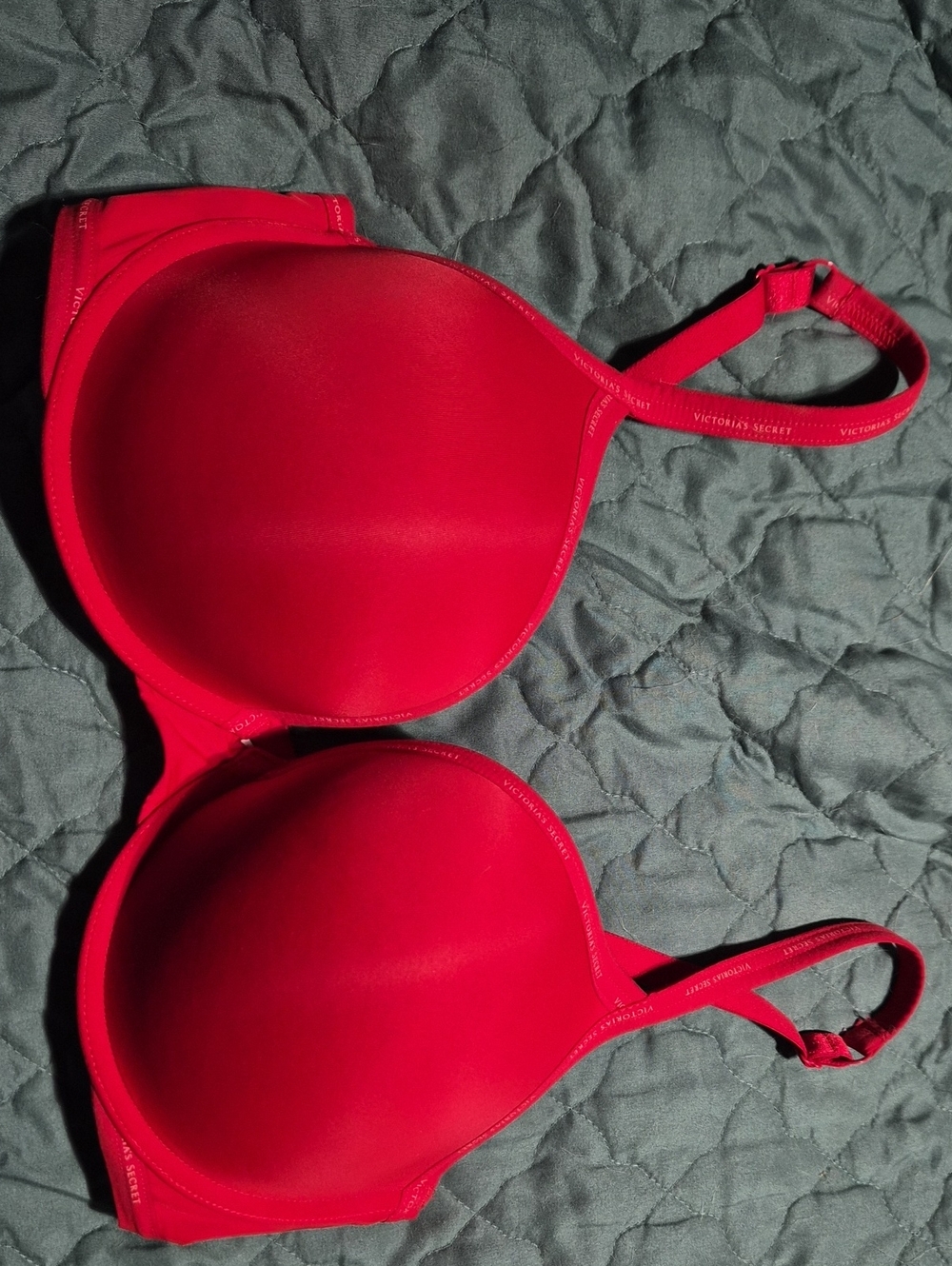Victoria's Secret Bright Red Molded T-Shirt Bra 36DD